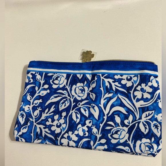 Estee Lauder Skincare Gift Set - Picture 4 of 5